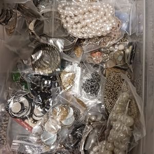 Watches and jewelry lot